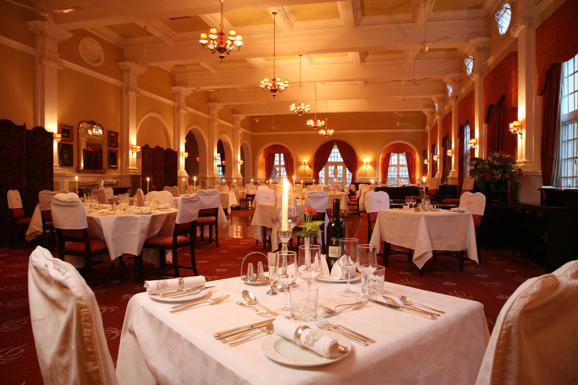 The Victoria Falls Hotel Ресторан фото